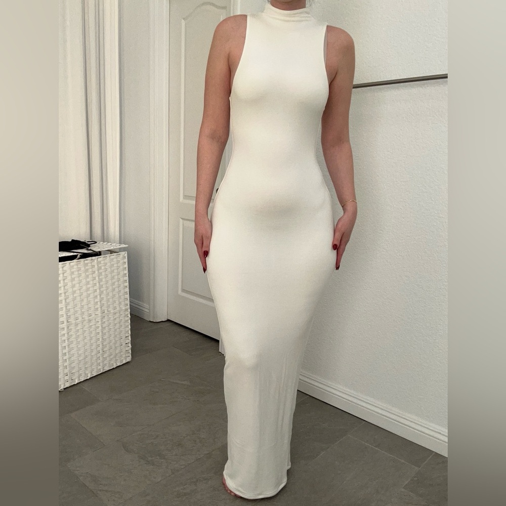 Naked Wardrobe White Bodycon Sleeveless Dress (size medium)